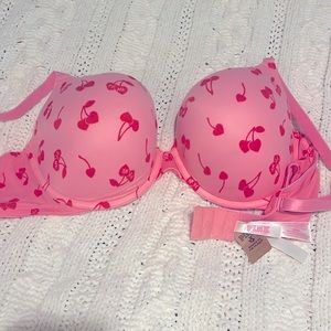 Never worn Victoria secret pink bra